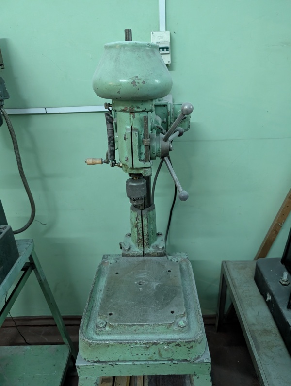 Станок настольно-сверлильный