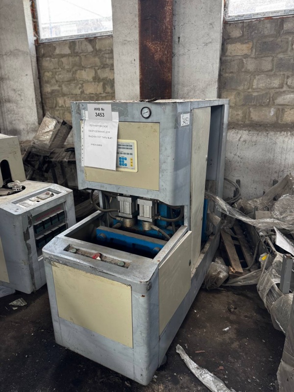 Полуавтомат выдува и станция разогрева преформ