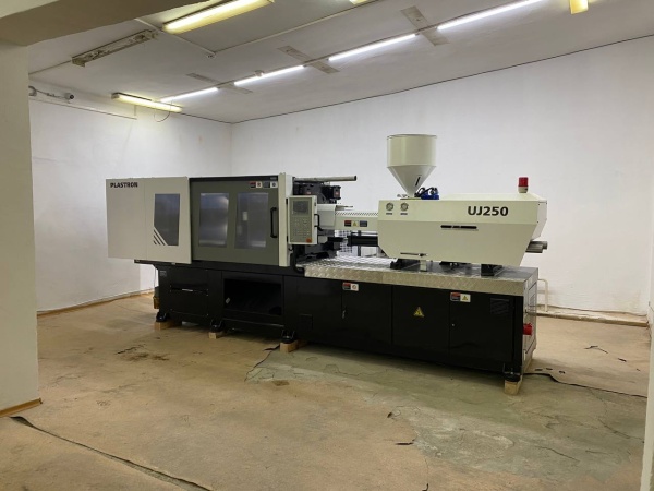 или меняю Термопластавтомат Plastron UJ250