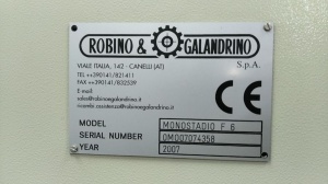 Автоматический моноблок () для распределения и обжима шампанских колпачков MONOSTADIO F/T6