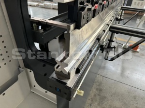 Гидравлический листогибочный 8-осевой пресс KRRASS PBS 110/2500 8 axis