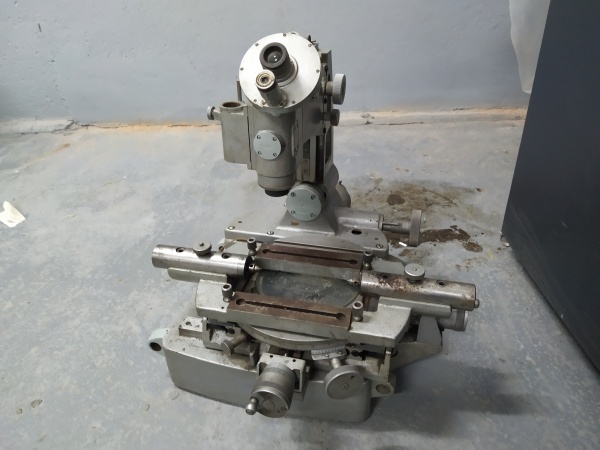 Микроскоп измерительный Lomo