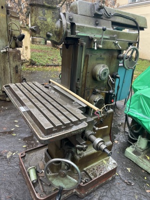 676 станок фрезерный универсальный