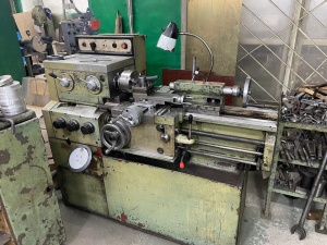 Токарно-винторезный станок 1ИС611В