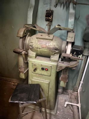 3Б632, 3Б632в Станок точильно-шлифовальный для заточки резцов