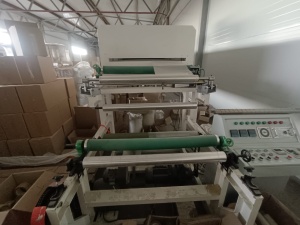 станок для нанесения клеевого слоя, с возможностью печати логотипа на три цвета.(межслойная мечать)