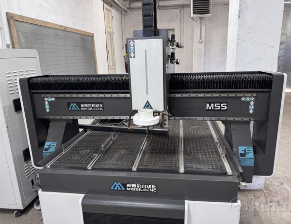 Фрезерный станок с ЧПУ по дереву и пластику M5s