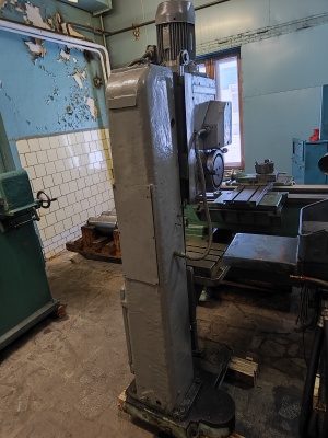 Вертикально-сверлильный станок 2Н118