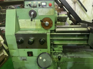 Токарный винторезный станок повышенной точности, УТ16ПМ РМЦ 710 мм, из НИИ