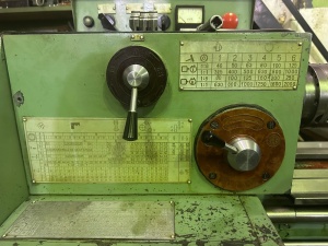 Токарный винторезный станок повышенной точности, УТ16ПМ РМЦ 710 мм, из НИИ