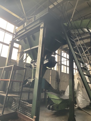 Линия по передаче и хранению стружки (сыпучих материалов): транспортеры, конвейеры, бункеры, дозаторы