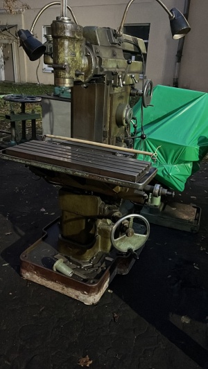 676 станок фрезерный универсальный