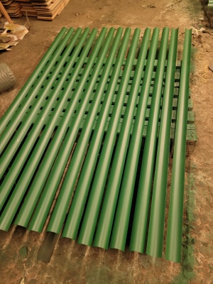 Защита ход. винта, вала, каретки и направляющих токарн. станка