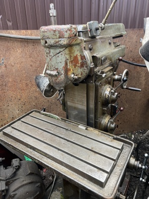 679 станок фрезерный инструментальный широкоуниверсальный