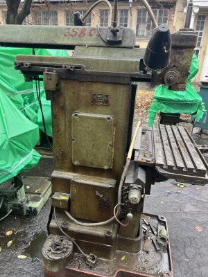 676 станок фрезерный универсальный