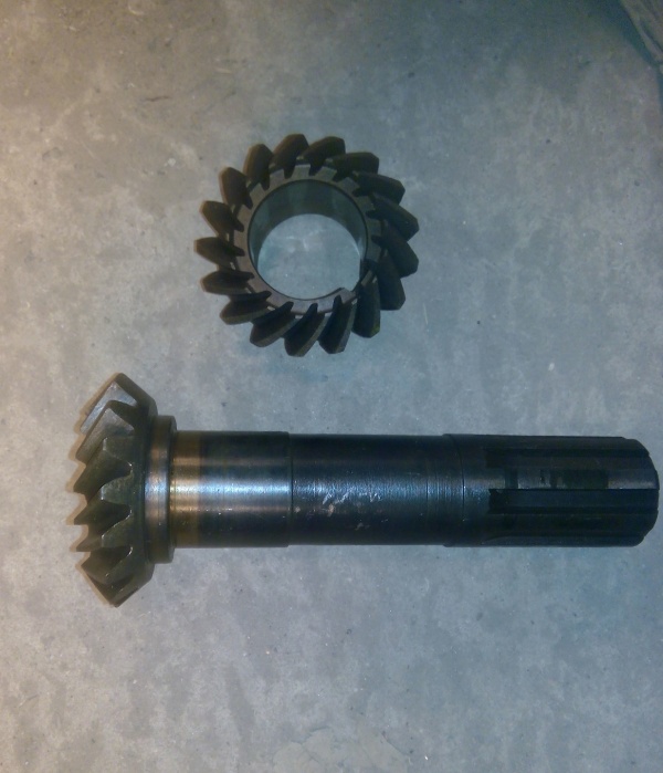 Запчасти на токарно карусельный станок 1516,1512,1Е512, 1Е516