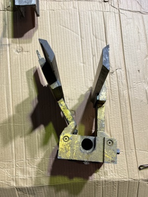 Оснастка и запчасти для бесцентровошлифовальных станков 3Е183, 3Е184