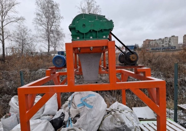 Шредер двухроторный для пластика 37 квт