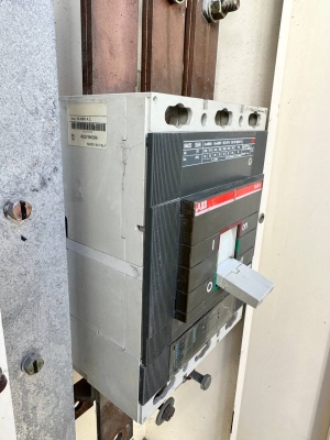 Дизельный генератор FG Wilson P400-3 в кожухе