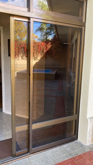 Пресс-станок для пробивания различных отверстий или прорезей в ПВХ профиле