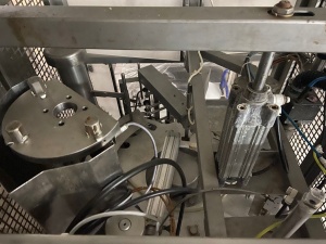 Автомат для розлива и упаковки Я1-ОРП