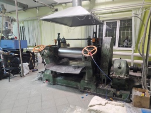 Вальцы 1 метр китай для резины. Можно сразу загружать 60 кг каучука