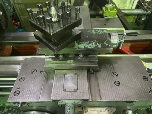 Токарный винторезный станок повышенной точности, УТ16ПМ РМЦ 710 мм, из НИИ