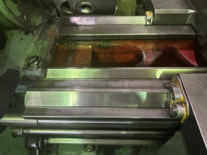 Токарный винторезный станок повышенной точности, УТ16ПМ РМЦ 710 мм, из НИИ