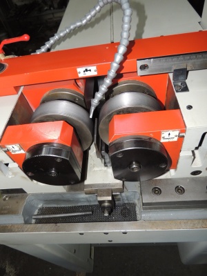 РЕЗЬБОНАКАТНЫЕ ДВУХРОЛИКОВЫЕ СТАНКИ В НАЛИЧИИ