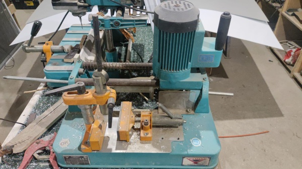 Станок для обработки торцов Yilmaz