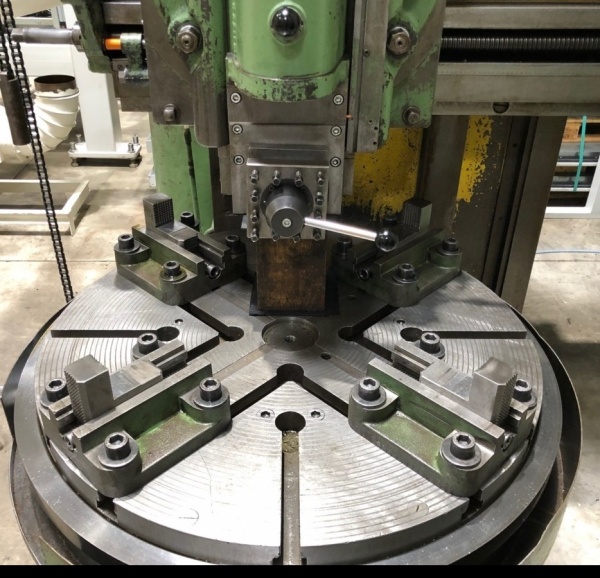 Запчасти для токарно- карусельных станков 1525, 1Л532