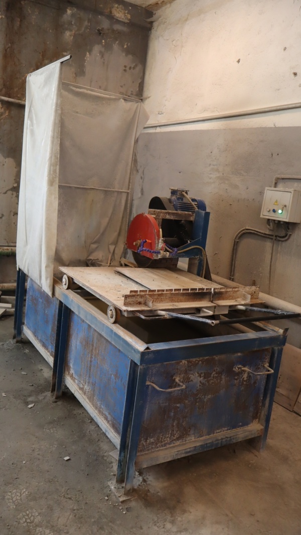 Cтанок для резки камня