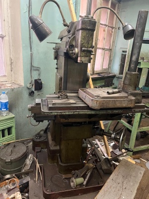 676 станок фрезерный универсальный