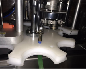 Закатка Leva Packaging в ПЭТ банку с широким горлом