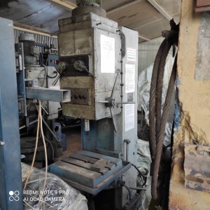 Станок вертикально-фрезерный 2Н135