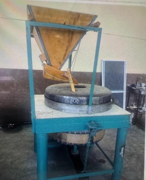 Мельница для муки и урбеча с каменными жерновами