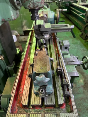 Широкоуниверсальный фрезерный станок Tos FA-3AU