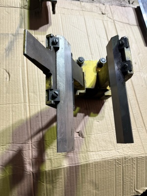 Оснастка и запчасти для бесцентровошлифовальных станков 3Е183, 3Е184