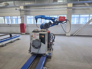 Робототехнический комплекс сварки на базе робота CRP RH20-06W, мало