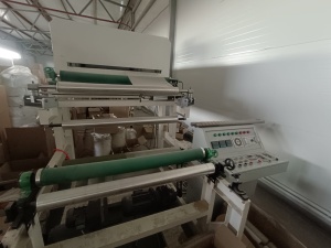 станок для нанесения клеевого слоя, с возможностью печати логотипа на три цвета.(межслойная мечать)