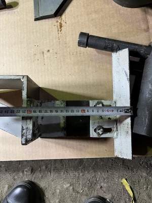 Оснастка и запчасти для бесцентровошлифовальных станков 3Е183, 3Е184