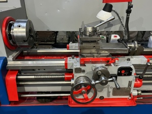 Токарно - винторезный станок 16К20