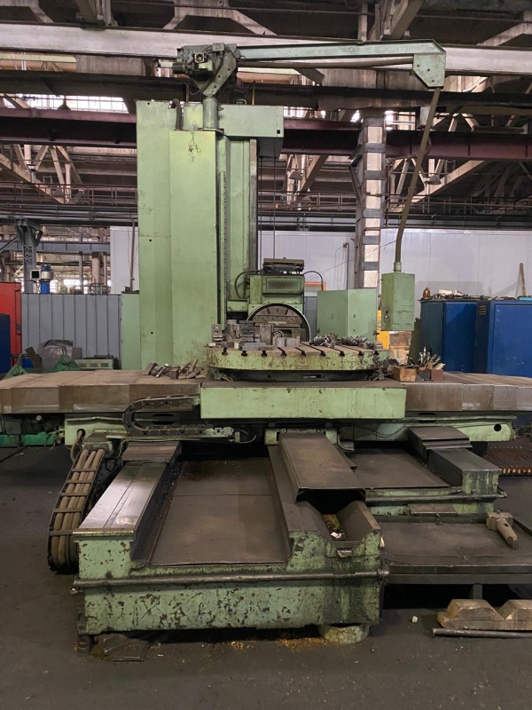 Горизонтально-расточной станок 2е636ф1