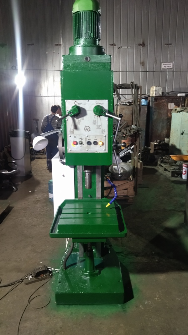 Станок вертикально-сверлильный 2С132