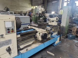 Токарный винторезный станок  SNA560  р м ц 1500