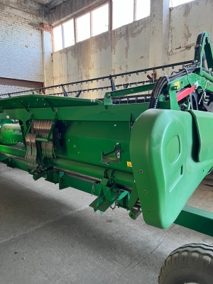 Зерновая жатка John Deere 725X