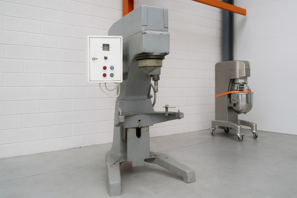 Миксер планетарный