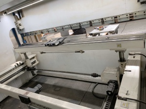 Гидравлический листогибочный пресс с ЧПУ для гибки листoвого металла Inanlar P-30100 CNC