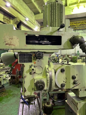 Широкоуниверсальный, инструментальный фрезерный станок TOS FNK25A