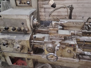 Токарный винторезный 1К62Д